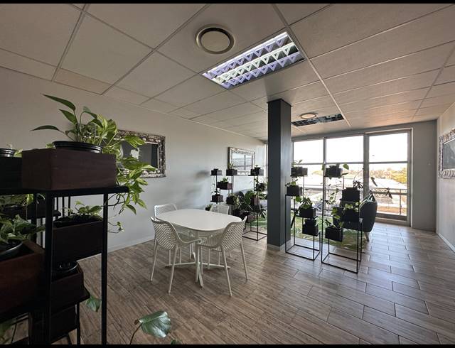 75M² CO-WORKING SPACE TO LET IN DIE HOEWES